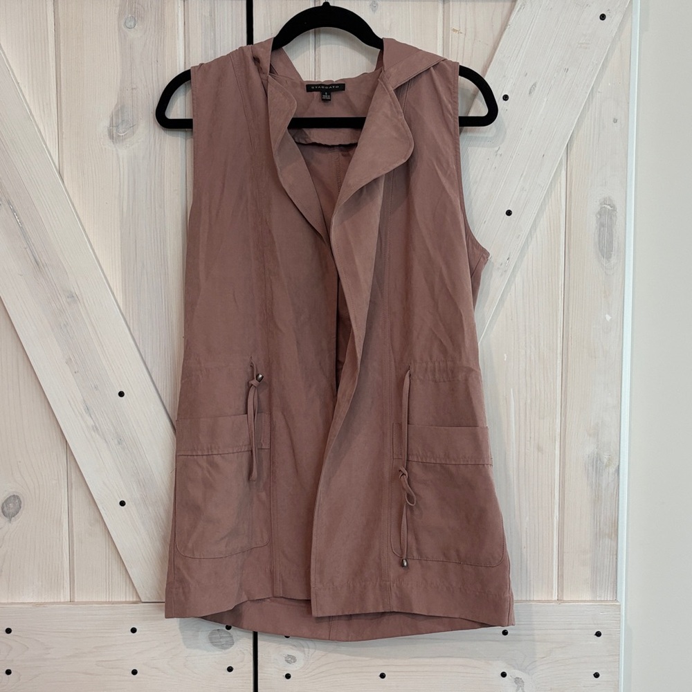 Staccato Women's Tan Sleeveless Vest